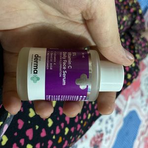 Derma Co Vit C Serum