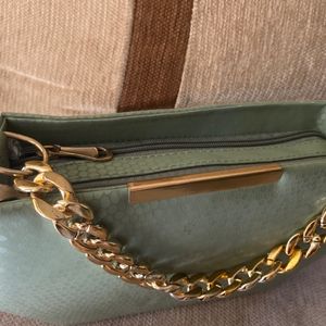 Pista Green Handbag With Inside Sling