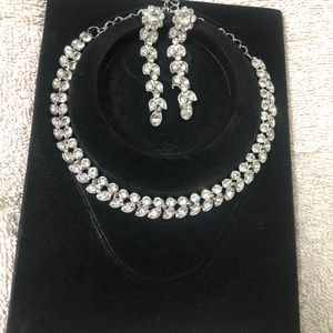 Very Shiny Alloy Necklace Set