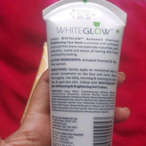 Lotus Herbal Whiteglow Face Washes