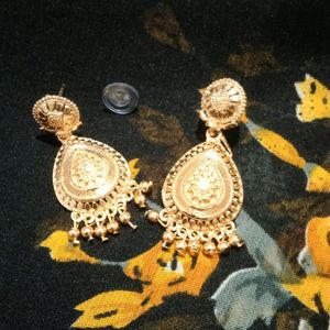 Gold Plated Eartops, Jhumka