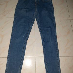 LEVIS SKINNY JEANS