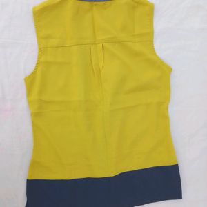 Banana Republic Top Small Size