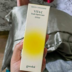 Green Tangerine Vita-C Dark Spot CAre Serum