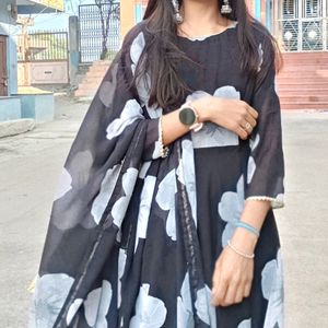 BLACK FLOWER PRINT ANARKALI..