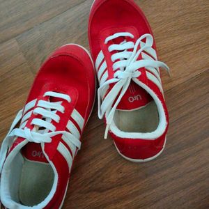 Unisex Sports Shoes Size 7