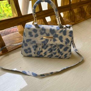 Pinteresty Sling Bag