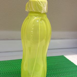 Tupperware 1 Litre Bottle Neon Colour