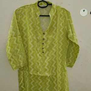 Short Kurti Perfect For College And Office Going