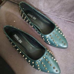 Studded Pump