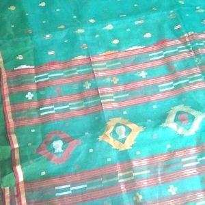 Brand new light weight thread work saree & फॉल