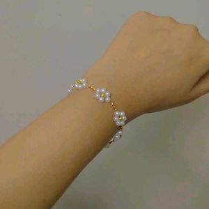 Pearl Flower Beaded Bracelets