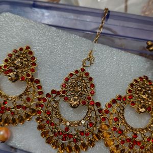 New Price *Beautiful Earings And Tikka*