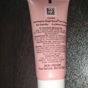 NEUTROGENA BRIGHT BOOST GEL CREAM