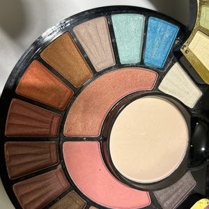 Fuso Eyeshadow Kit (Singapore Brand)