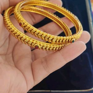 5 Unsued Sets Of Bangles.