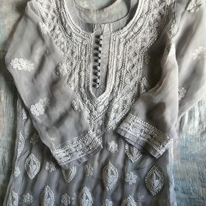 chikankari kurti