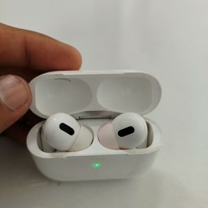 Airpods With Box And Charger