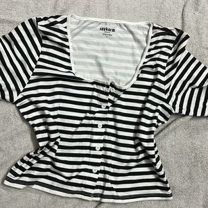 Cute Deep Neck Button Up Crop Top