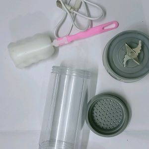 Mini Portable Juicer+Cleaning Brush+Connector