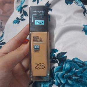 Maybelline New York Fit Me Matte + Poreless Liquid