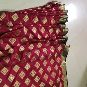 Crepe Meroon Small Border Saree