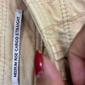 Bershka Beige Cargo- Y2K Straight Fit