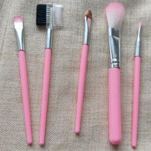 Make Up Tools And Brushes