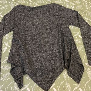 Grey Flowy Sweater (xs-s)