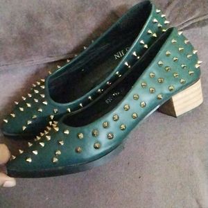 Studded Pump