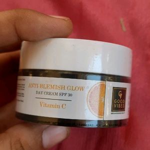 Good Vibes Anti-blemish Glow Day Cream