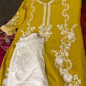 Beautiful Yellow Kurtha And Pant Set