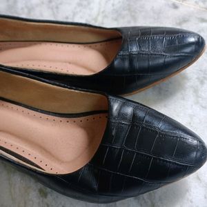 Women Black Elegant Leather Bellies