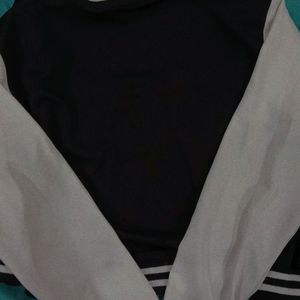 Crop Versity Jackets: )