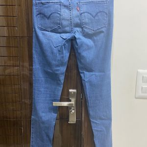 Basic Blue Skinny Levis Jeans