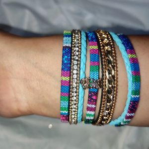 Blue Contrast Band Braclet