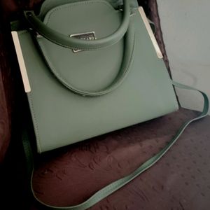 Olive green Beautiful Handbag👜