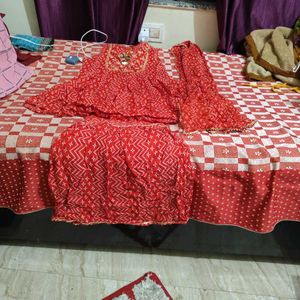 Sharaa Kurta Set With Dupatta