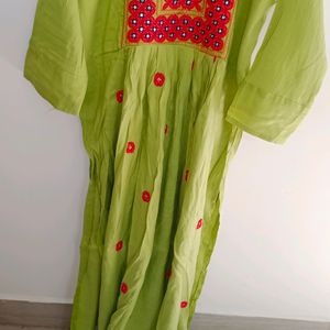 Nayra Cut Kurti