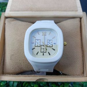 Unused White Anolog Wrist Watch