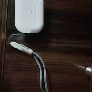 Good Condition A10earbuds And Charger