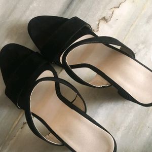 Fashion Tails Black Block Heels For Women's