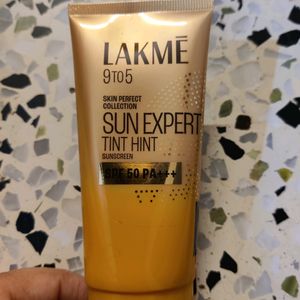 Lakme 9-5 Day Cream