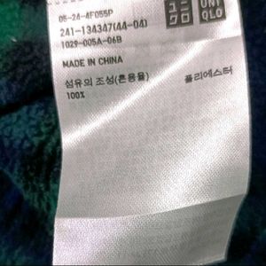 Uniqlo Unisex Checkered Fleece Jacket