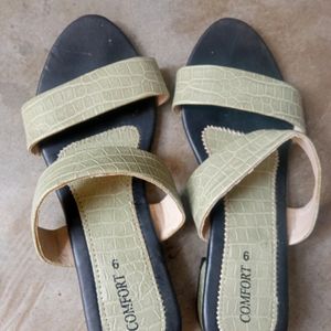 3 Flat Sandals