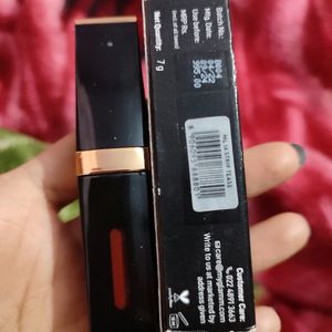 Manish Malhotra Liquid Lipstick Shade Strip Tease