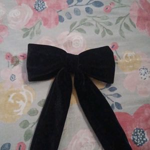 Bow Decorated Hairclip