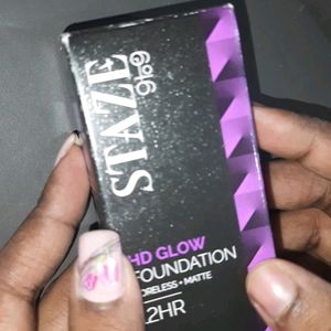 Staze 9to9 HD Glow Poreless + Matte Foundation |