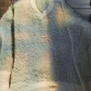 Super Soft Fuzzy Sweater Having Glittery Threads