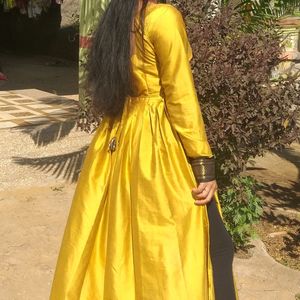 Anarkali Side Cut Long Kurti 💛